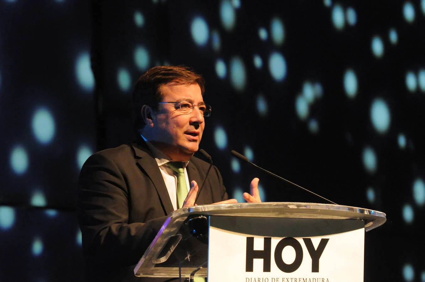 Los premios que otorga el diario HOY se han entregado este año a Carmen Menayo, Javier García y Juan Margallo