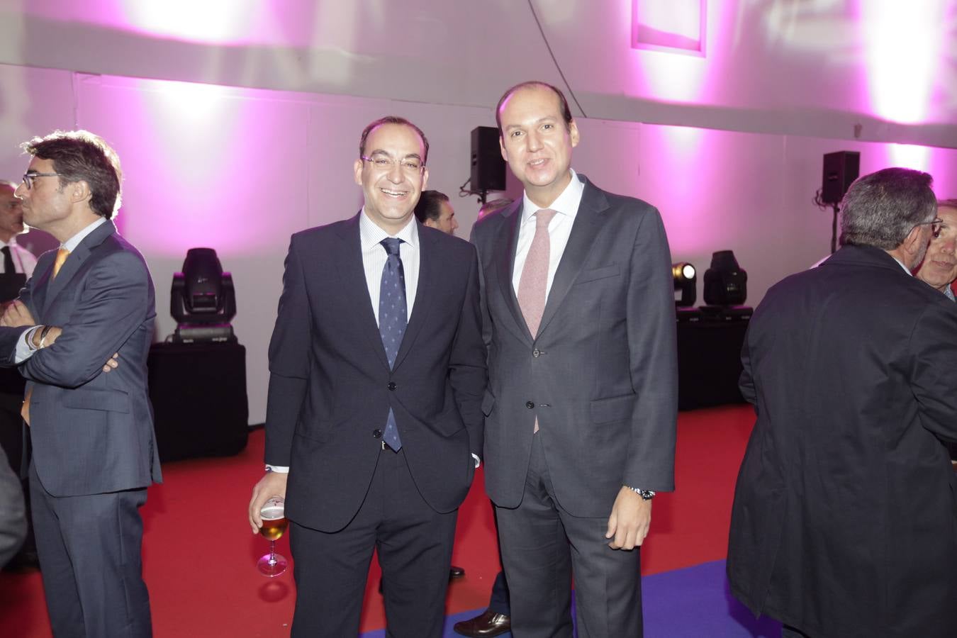 Después de la gala de emprega de premios, todos los invitados puedieron disfrutar de un agradable cóctel.