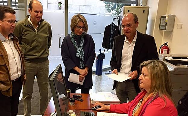 Monago plantea una propuesta de ley tributaria con una rebaja de impuestos de 65 millones