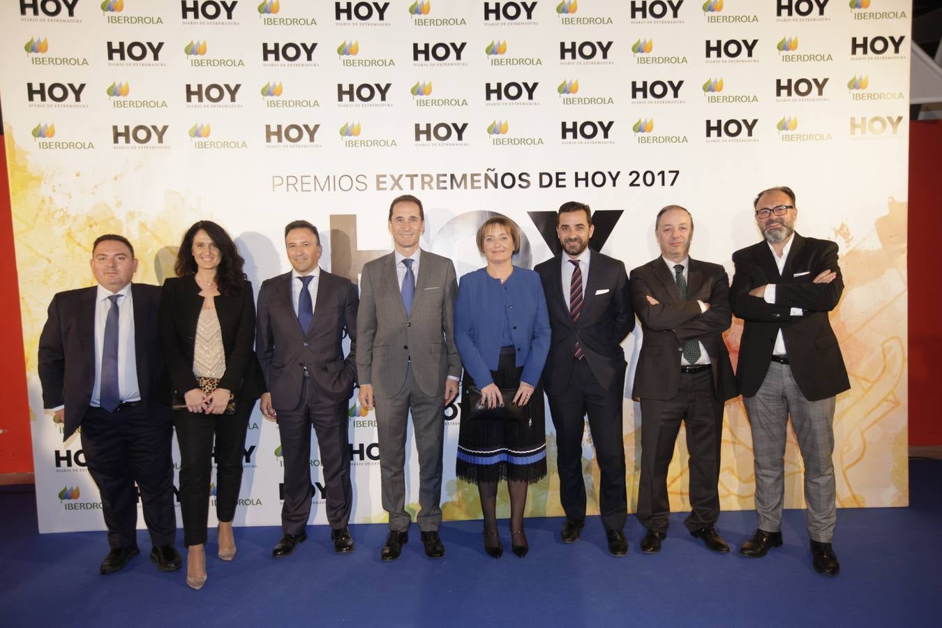 Los invitados que asistieron a la gala de Extremeños de HOY, posaron en el photocall 