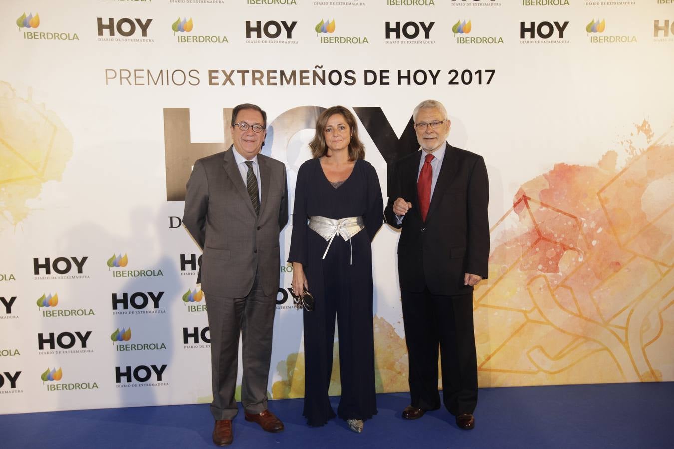 Los invitados que asistieron a la gala de Extremeños de HOY, posaron en el photocall 