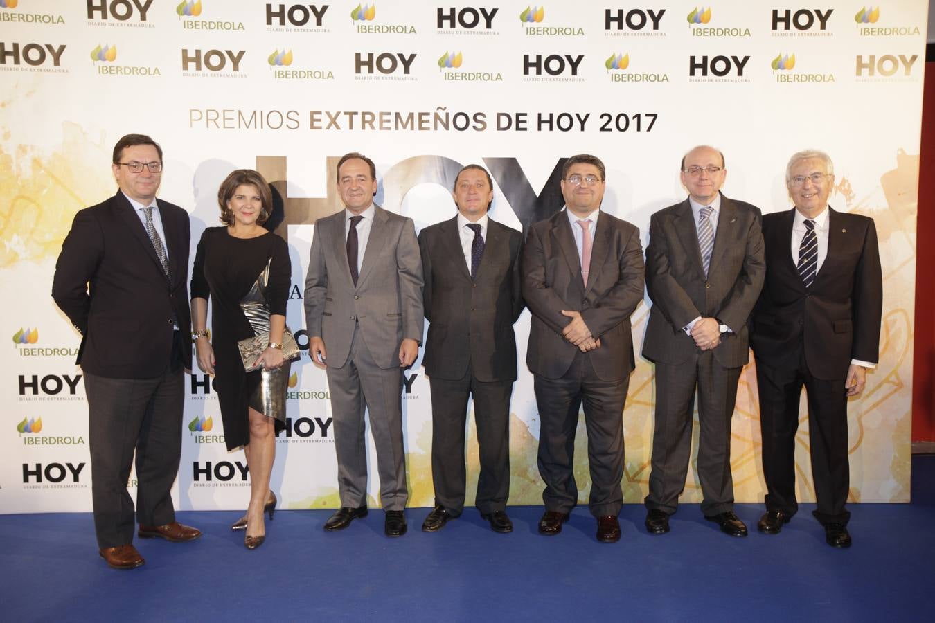 Los invitados que asistieron a la gala de Extremeños de HOY, posaron en el photocall 