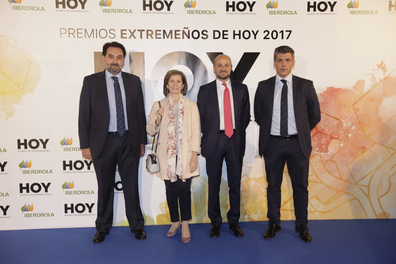 Los invitados que asistieron a la gala de Extremeños de HOY, posaron en el photocall 