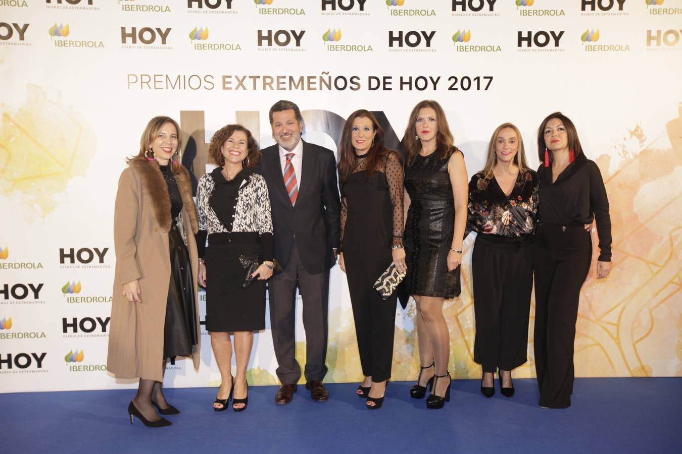 Los invitados que asistieron a la gala de Extremeños de HOY, posaron en el photocall 