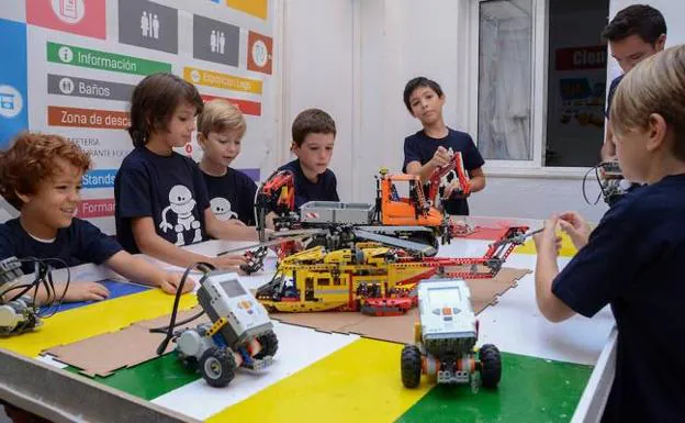 Más de 5.000 niños de nueve países participarán en Badajoz en una feria de robótica