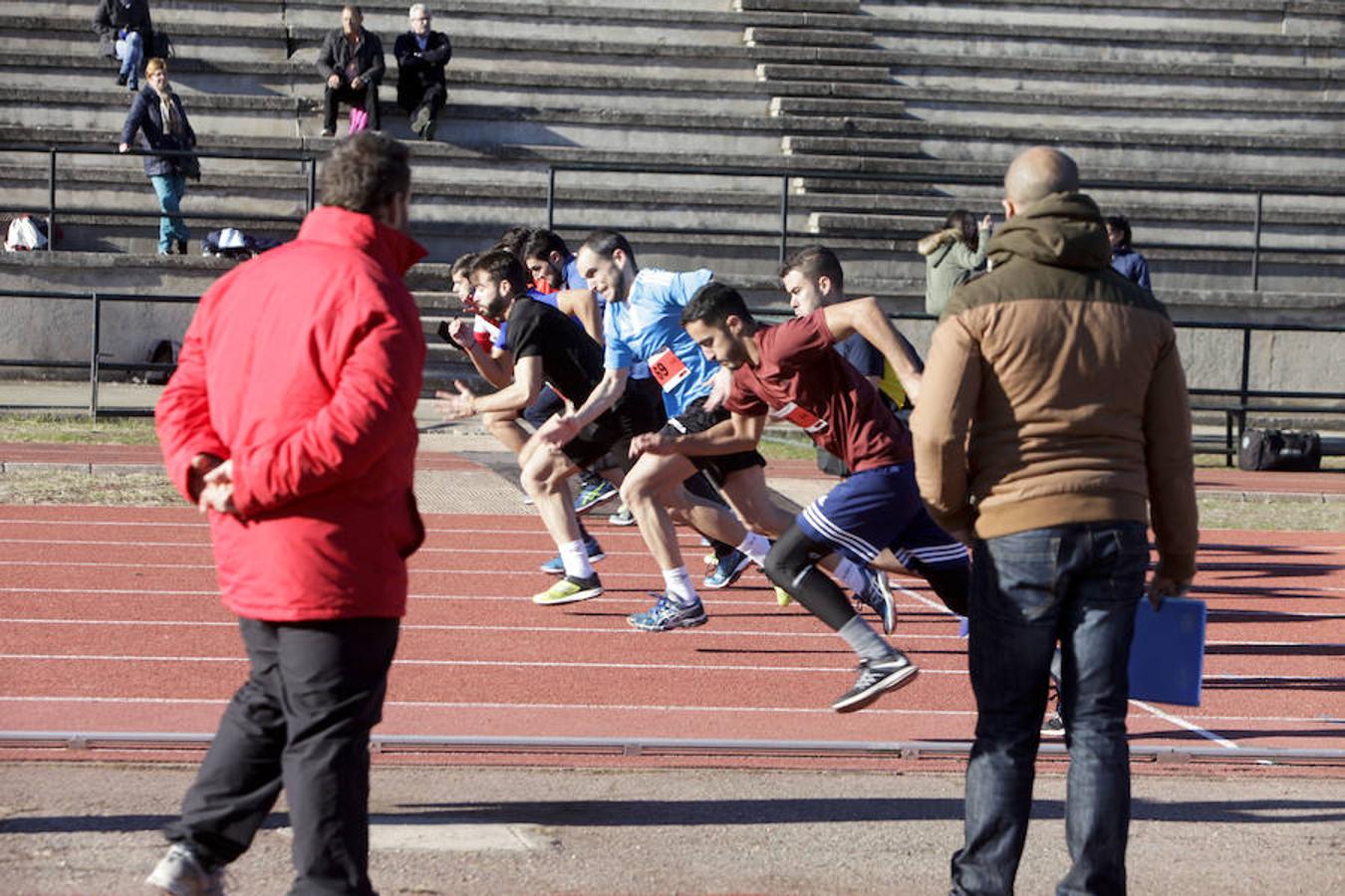 La facultad de Derecho acogió los exámenes al CNP con 600 opositores convocados