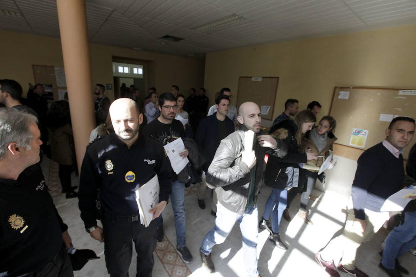 La facultad de Derecho acogió los exámenes al CNP con 600 opositores convocados