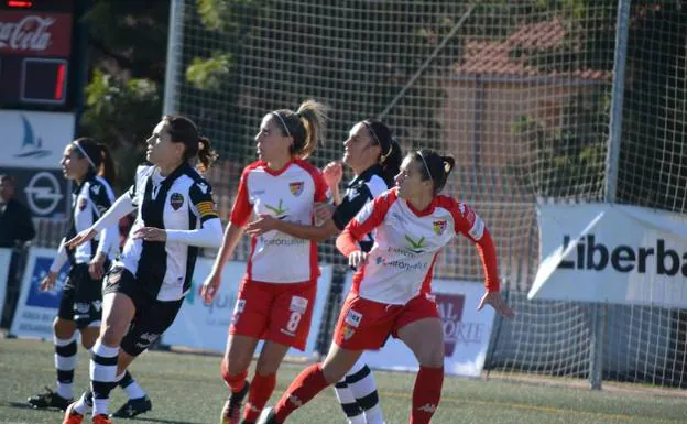 El Santa Teresa Badajoz cae ante el Levante UD