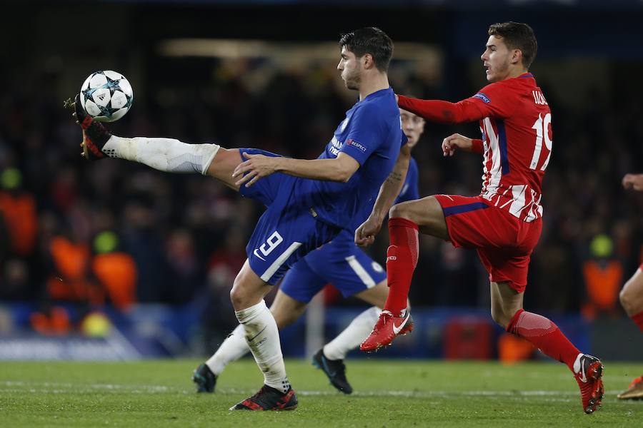 El Atlético empató en Stamford Bridge ante el Chelsea y dijo adiós a la Champions League. La Roma venció al Qarabag y los rojiblancos no ganaron, por lo que los de Simeone disputarán la Liga Europa.