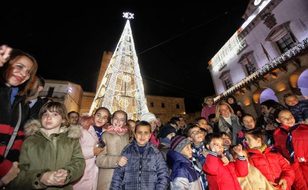 Encendido de la iluminación especial de Navidad. 