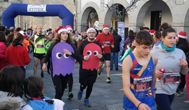 Momento de la Carrera de Navidad del año pasado. :: f. h.