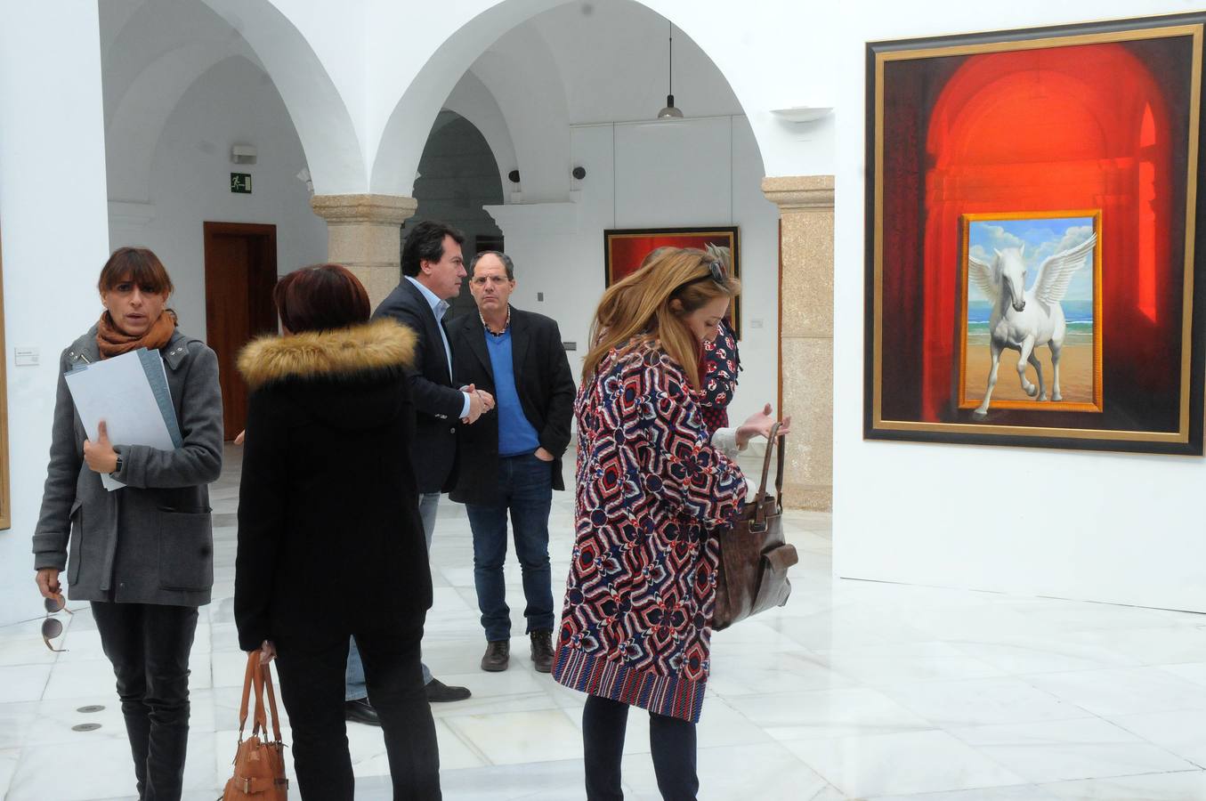La exposición 'Pasión por la vida' del artista extremeño Enrique Jiménez Carrero, se podrá visitar en el patio noble de la Asamblea hasta el próximo mes de enero de 2018