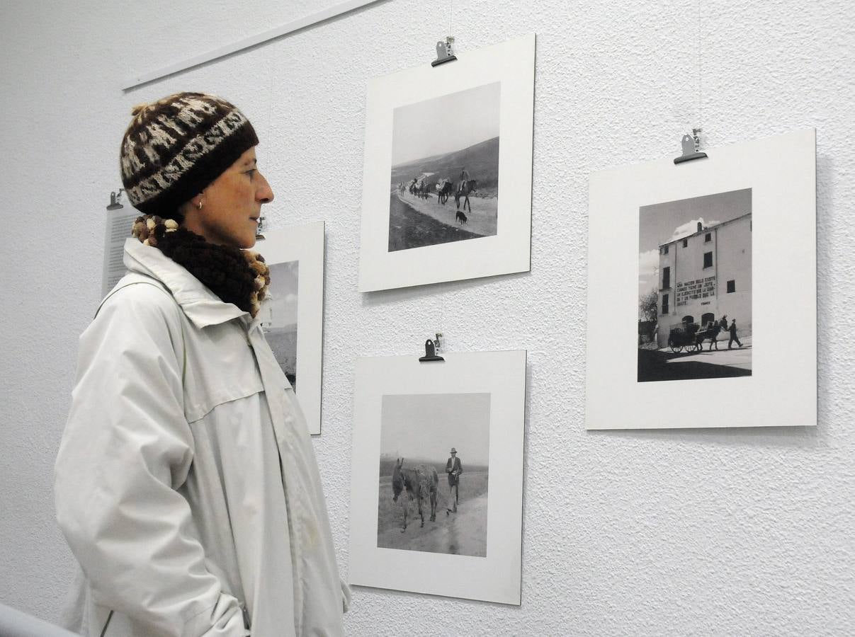 Ya se puede ver en la sala de exposiciones del centro asociado de la UNED de Mérida la exposición ‘Fotógrafos americanos en España. Batalla de las imágenes en la prensa ilustrada (1949-1951).Se puede visitar hasta el próximo 20 de enero.