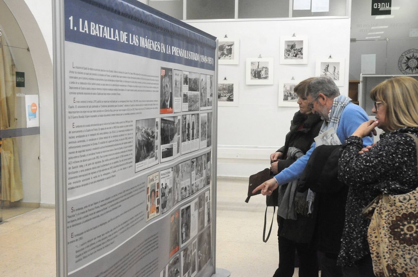 Ya se puede ver en la sala de exposiciones del centro asociado de la UNED de Mérida la exposición ‘Fotógrafos americanos en España. Batalla de las imágenes en la prensa ilustrada (1949-1951).Se puede visitar hasta el próximo 20 de enero.