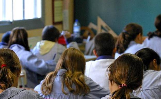 Educación niega que se discrimine a la enseñanza concertada