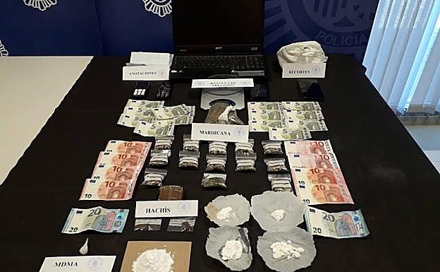 Droga intervenida por la Policía Nacional en dos registros:: HOY