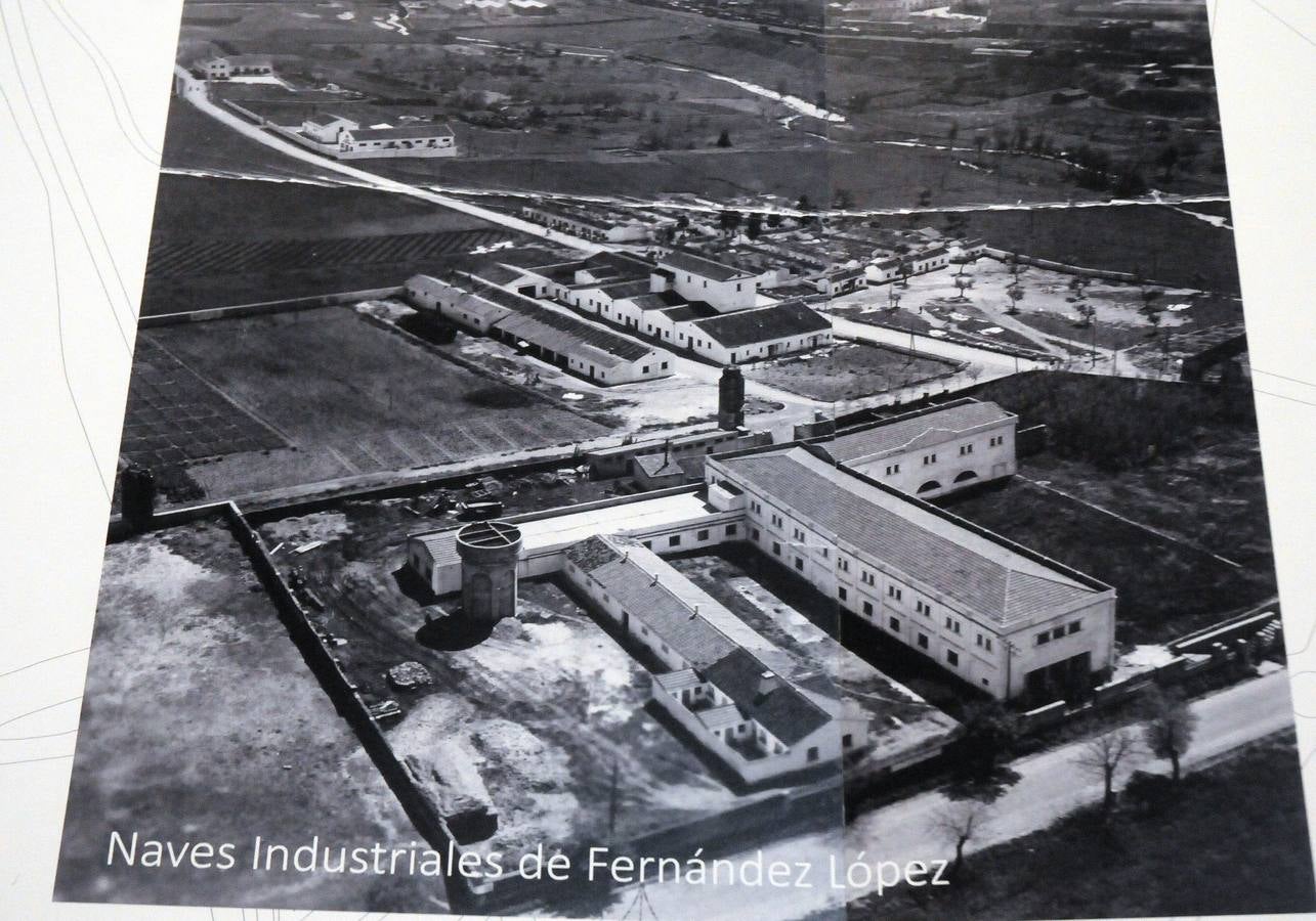 Ya se puede ver en el centro cultural Alcazaba la exposición ‘Cuando sonaba la sirena. José Fernández López y la Mérida industrial’, que fue inaugurada por el alcalde, la secretaria general de Cultura de la Junta de Extremadura, Miriam García, y Luis Fernández, hijo del industrial.