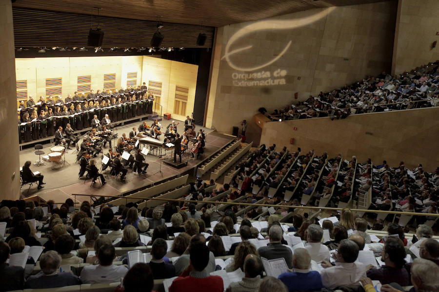 240 cantantes aficionados de ocho coros de la región colaboran en la interpretación de 'El Mesías' de Hendel en Cáceres