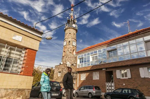 La Torre del Trabajo, situada en Antonio Canales, se inauguró el 28 de mayo de 1939. :: jorge rey