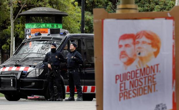 Interior moviliza a 10.000 mossos y 5.000 policías y guardias civiles para el 21-D