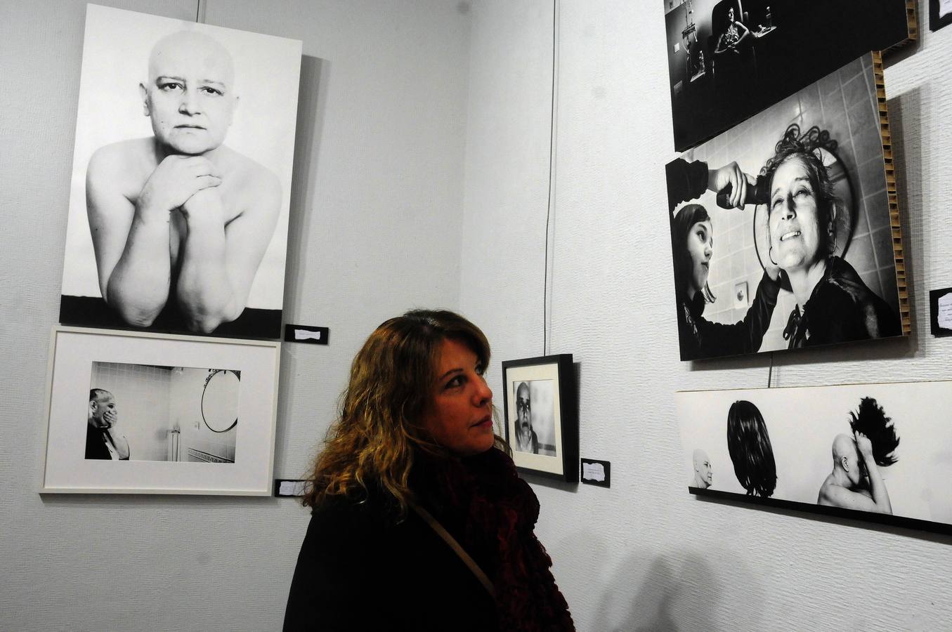 El Centro Cultural Santo Domingo en Mérida acoge del 12 al 29 de diciembre la exposición fotográfica 'Karkinos, triple negativo. El cáncer de mama no es tan rosa' en donde el fotoperiodista Lucas Garra y su mujer, Manoli Monje, cuentan su experiencia de cómo vivieron el cáncer de mama.