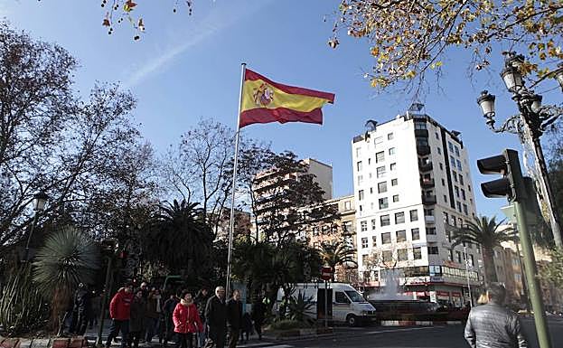 Prueba de la bandera gigante en Cáceres
