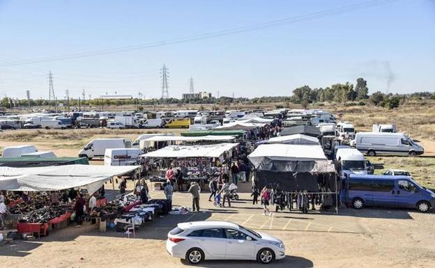 El comercio ambulante critica el cambio de postura de Cs sobre los mercadillos 