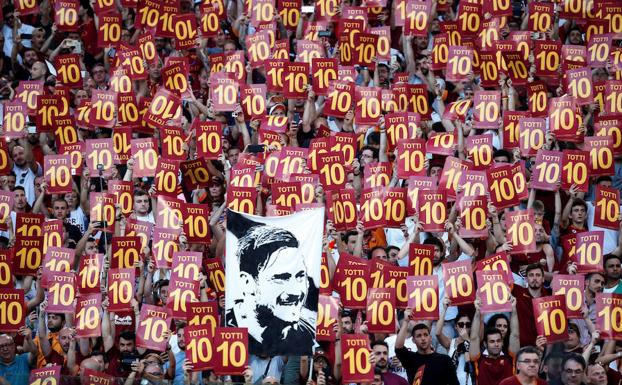 La afición de la Roma, en el útimo partido de Francesco Totti.