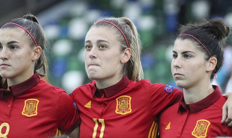 Fútbol femenino. Carmen Menayo es campeona de Europa Sub-19 con la selección española y campeona de Liga y subcampeona de la Copa de la Reina con el Atlético.