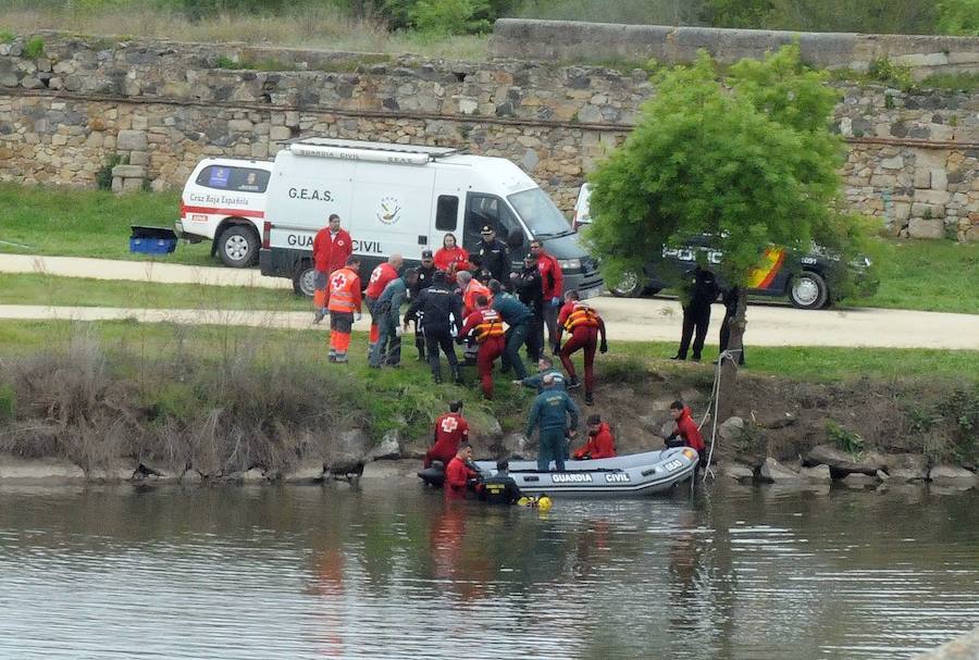 Rescate de un joven ahogado en el Guadianilla de Mérida en 2016:: HOY