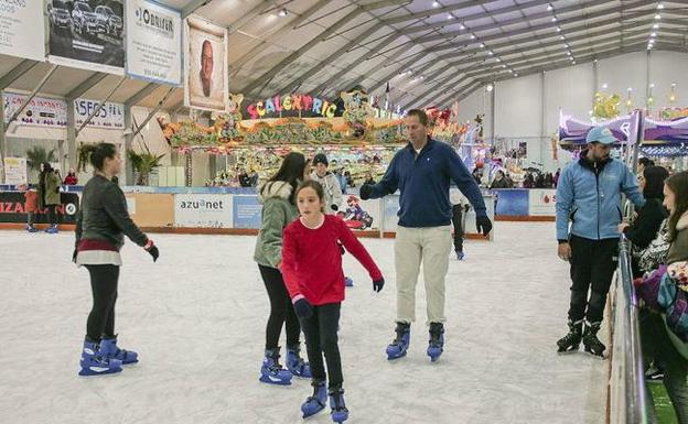 Pista de patinaje y juegos infantiles en Cereslandia