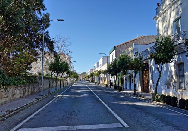 La Nacional 521 es una señorial avenida a su paso por Valencia de Alcántara. :: E.R.