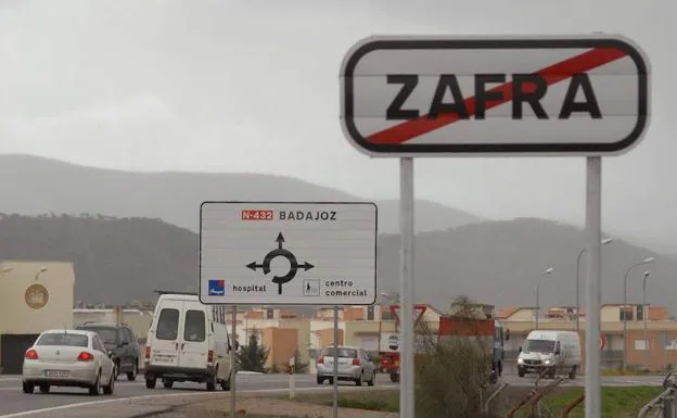 Carretera N-432, que une Badajoz con Córdoba y Granada, a su paso por Zafra. :: 