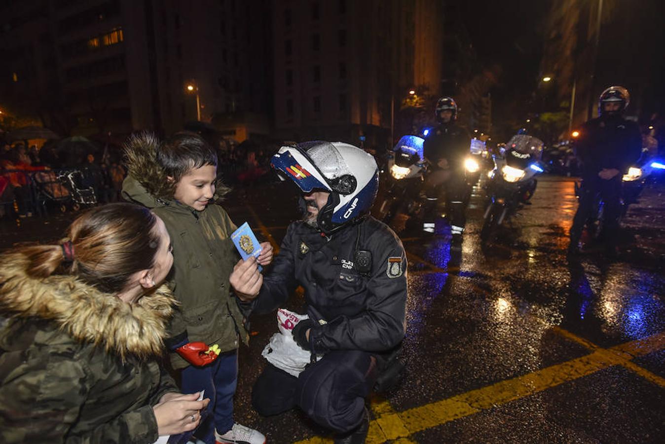 Dani, el niño con la mano de Iron Man fue nombrado agente de policía honorífico en Badajoz.