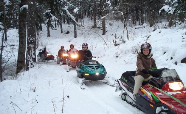 Las motos de nieve son para toda la familia