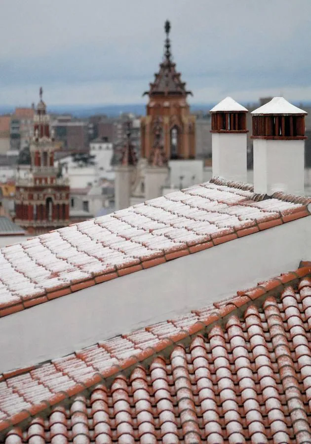 El 10 de enero de 2010 la mayor parte de Extremadura se cubrió de blanco. En la imagen, los tejados de la parte antigua de Badajoz.