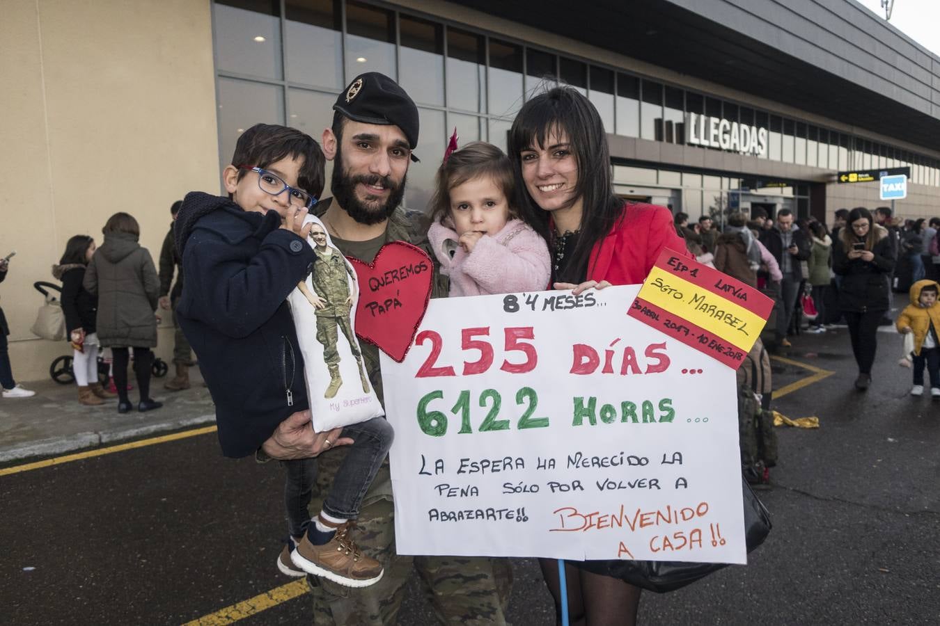 Los primeros militares de la Brigada Extremadura regresan de Letonia el mismo día que se despide el general jefe Francisco Dacoba 