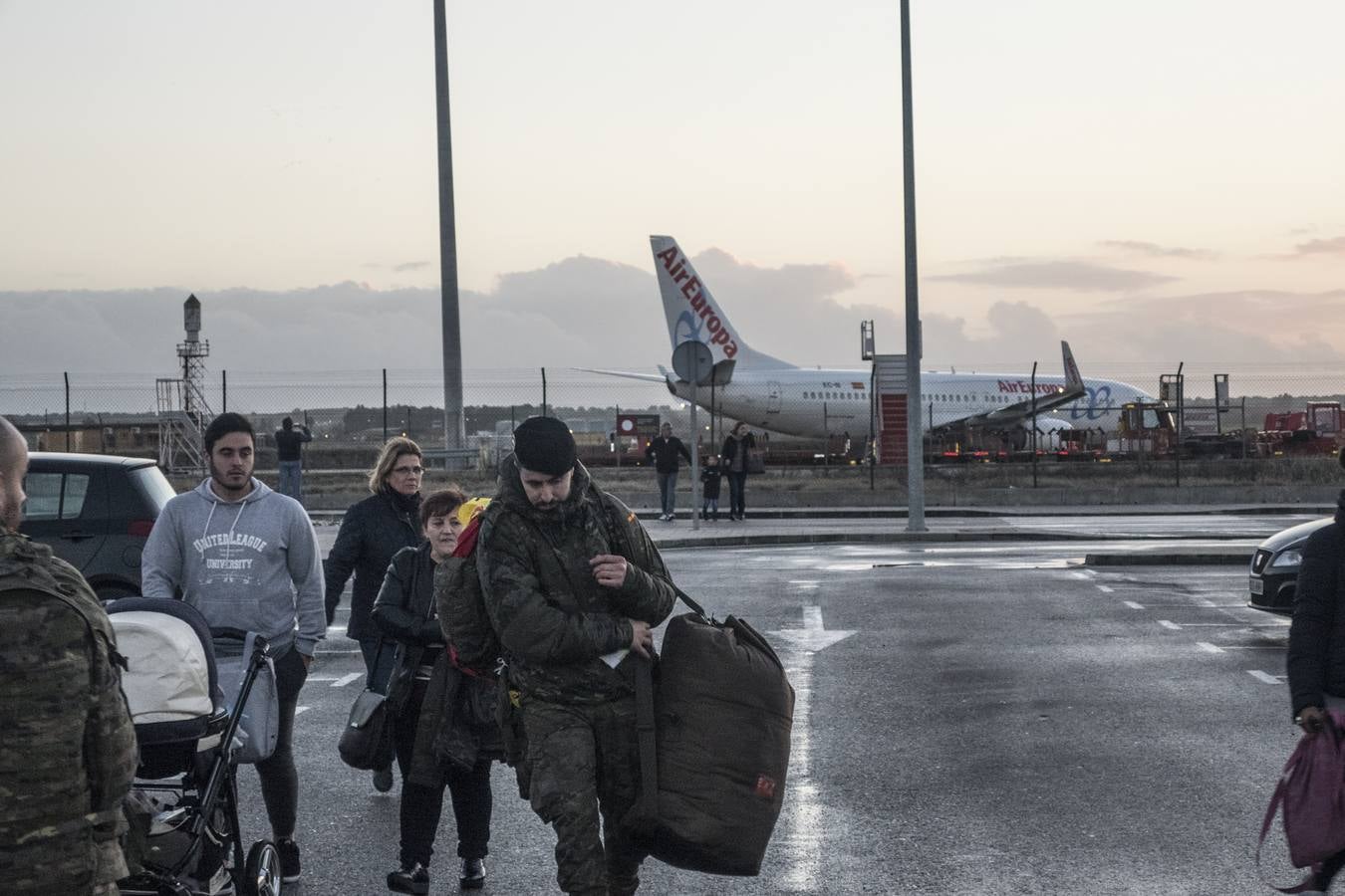 Los primeros militares de la Brigada Extremadura regresan de Letonia el mismo día que se despide el general jefe Francisco Dacoba 