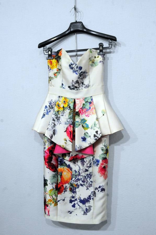 Integrantes de la asociacion de moda y sostenibilidad de Extremadura exponen sus creaciones y diseño en Centro Cultural Fundación Caja Badajoz en Mérida. Desde la asocicación hacen un llamamiento a las instituciones para darle el apoyo necesario para competir en el mercado de la moda y alientan a todas las personas y profesionales del sector a participar y desarrollar la moda sostenible en Extremadura. La exposición se puede visitar hasta el 26 de enero.