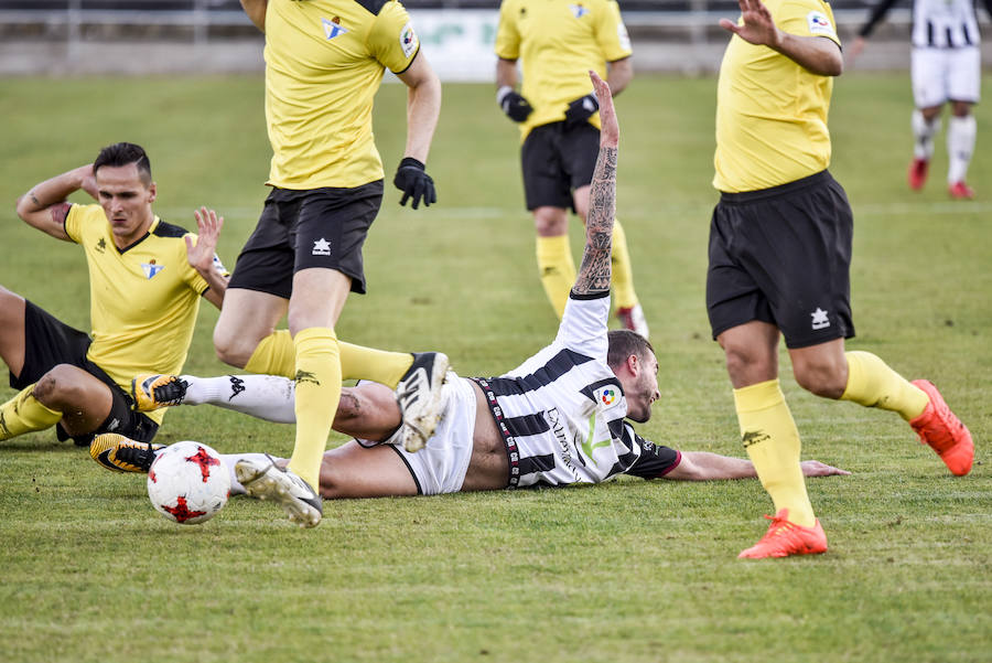 Guzmán, Álex Rubio y Fran Morante muestran el camino de la salvación ante el Écija