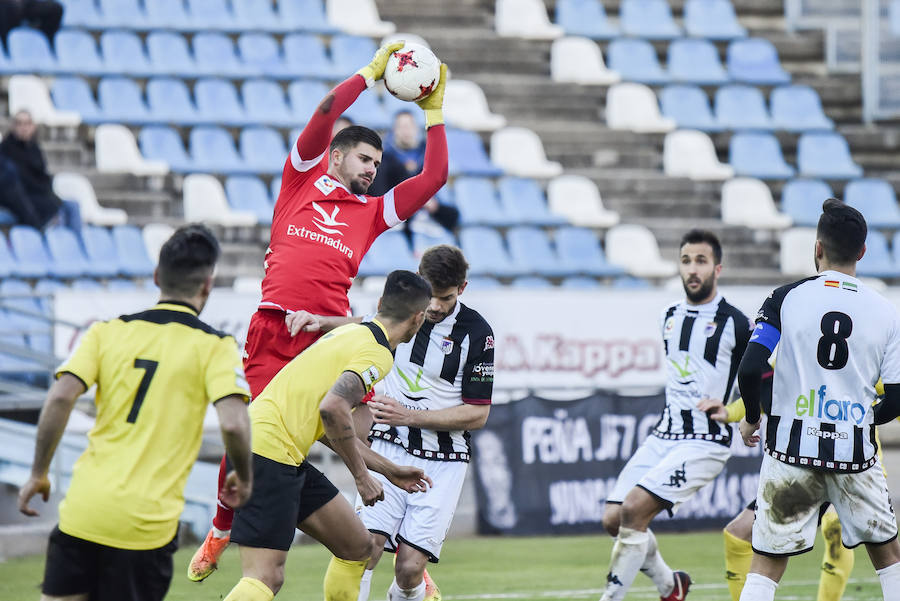 Guzmán, Álex Rubio y Fran Morante muestran el camino de la salvación ante el Écija