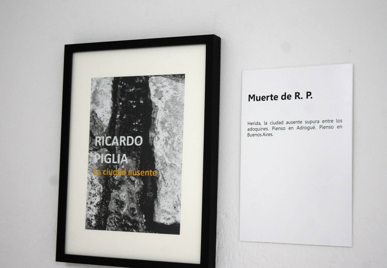 lL periodista Teresa Chaparro Yedro y el escritor Jaime Covarsí Carbonero presentan “Phantasmata”. Nos ofrece una construcción particular entre imagen y discurso. La fotografía se constituye en materia para el texto y se ofrece como una oportunidad ilimitada para la palabra. La exposición se puede visitar en La Escuela de Arte y Superior de Diseño de Mérida ESAD hasta ell 31 de enero