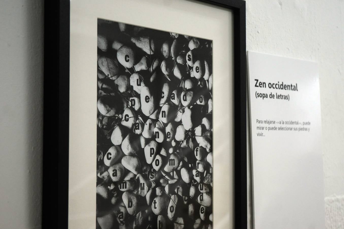 lL periodista Teresa Chaparro Yedro y el escritor Jaime Covarsí Carbonero presentan “Phantasmata”. Nos ofrece una construcción particular entre imagen y discurso. La fotografía se constituye en materia para el texto y se ofrece como una oportunidad ilimitada para la palabra. La exposición se puede visitar en La Escuela de Arte y Superior de Diseño de Mérida ESAD hasta ell 31 de enero