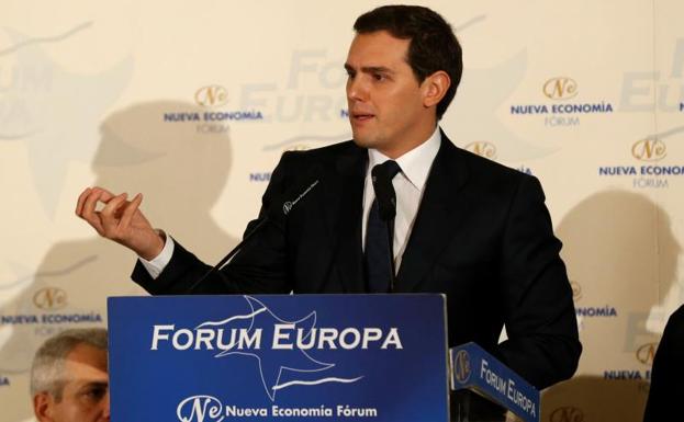 El presidente de Ciudadanos, Albert Rivera, durante su intervención en un desayuno informativo de la tribuna Fórum Europa.