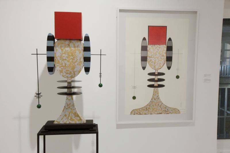 La muestra de escultura y pintura puede verse en la sala El Brocense 