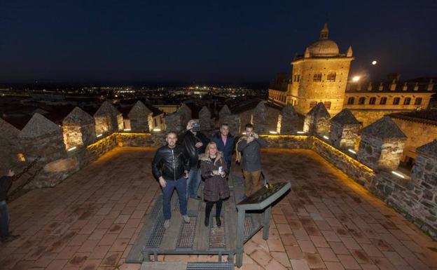Las torres de la parte antigua de Cáceres mejoran su seguridad para las visitas nocturnas