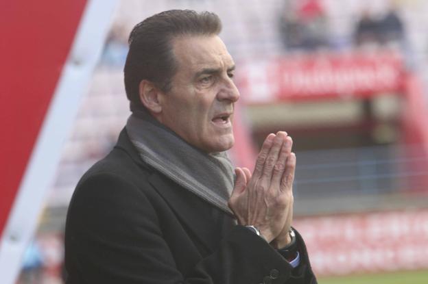 Manolo Ruiz dejará de ser técnico del Extremadura tras la mala racha de resultados. :: J. M. Romero