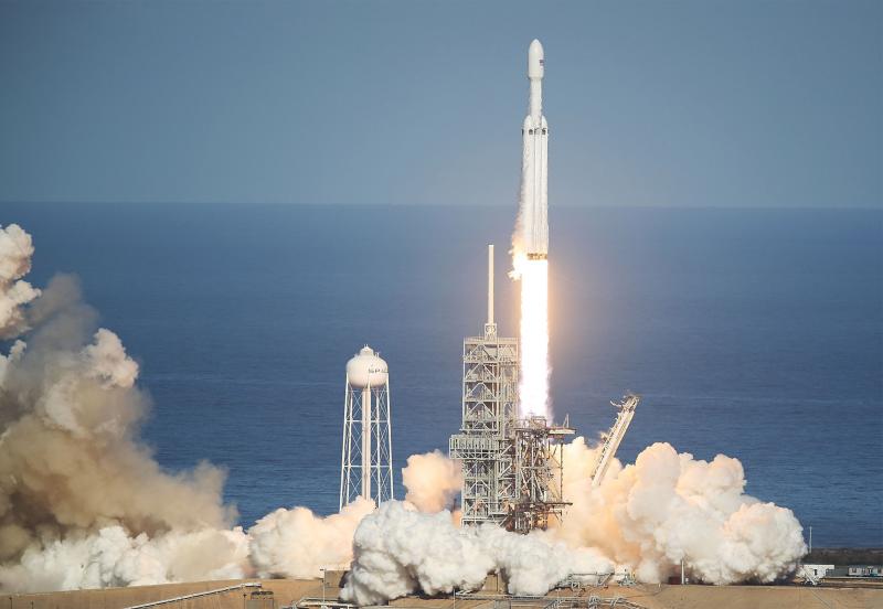 El lanzamiento del Falcon Heavy, en imágenes