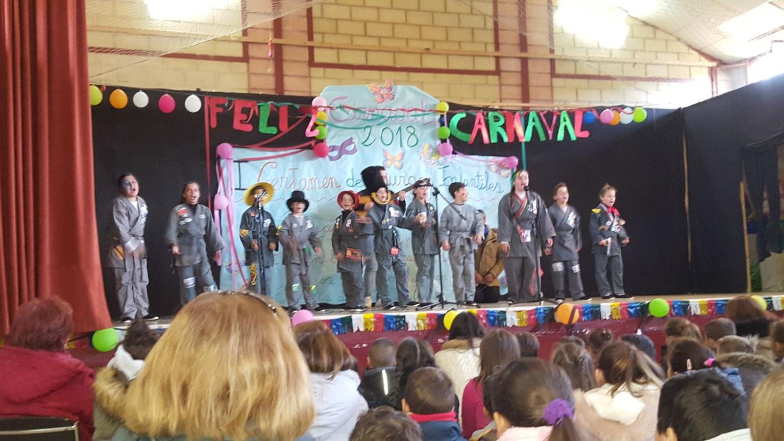 El colegio el Cerro de Reyes organiza el primer certamen de murguitas con 250 alumnos