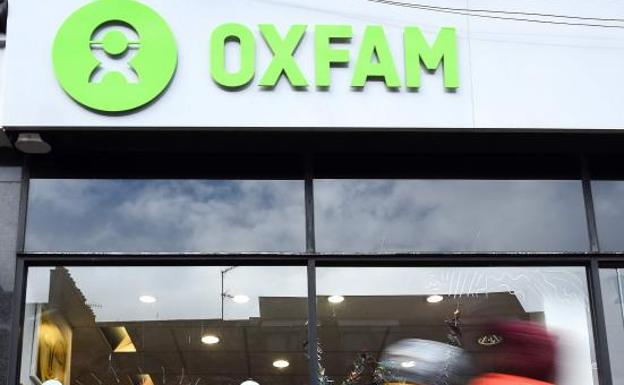 El Gobierno británico revisará su trabajo con Oxfam tras el escándalo sexual